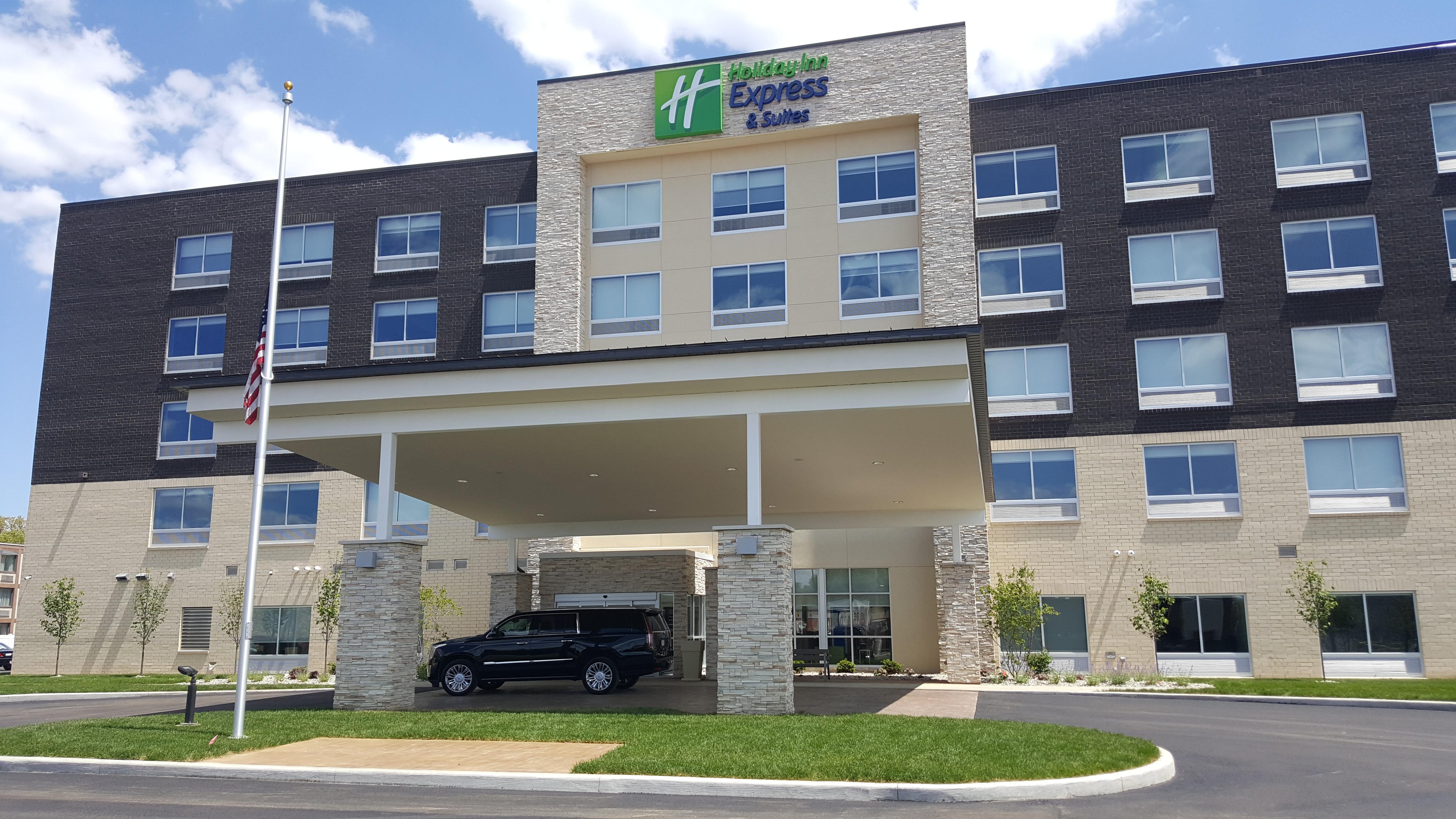 Holiday Inn Express & Suites Toledo West, An Ihg Hotel Exterior photo